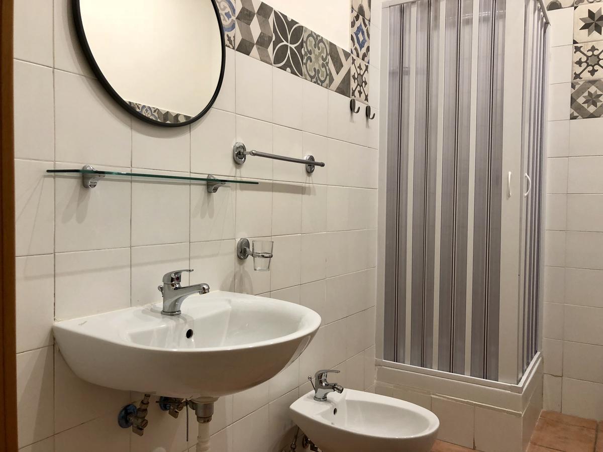 A Due Passi Dal Ponte Hotel Taranto Ngoại thất bức ảnh
