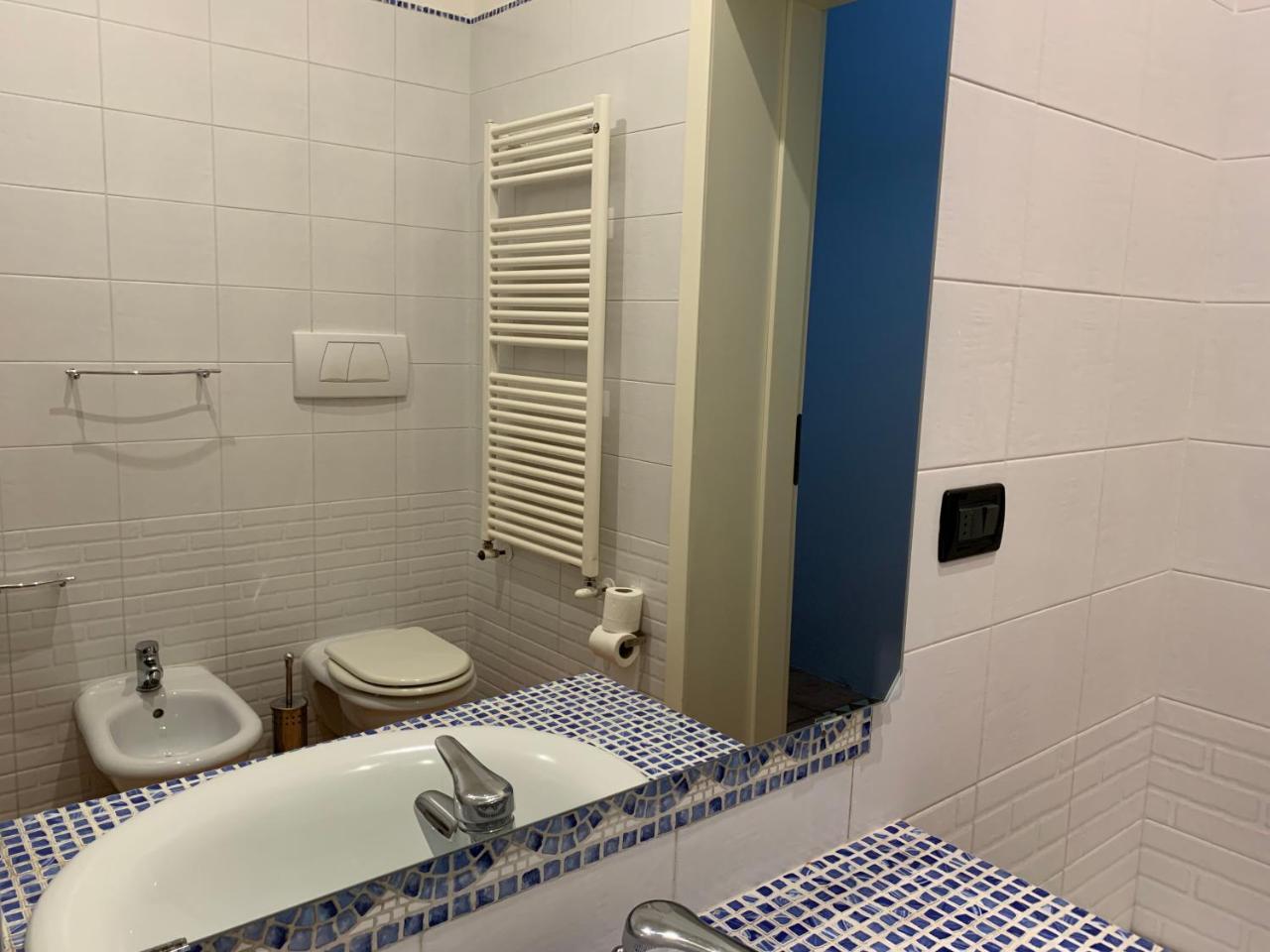 A Due Passi Dal Ponte Hotel Taranto Ngoại thất bức ảnh