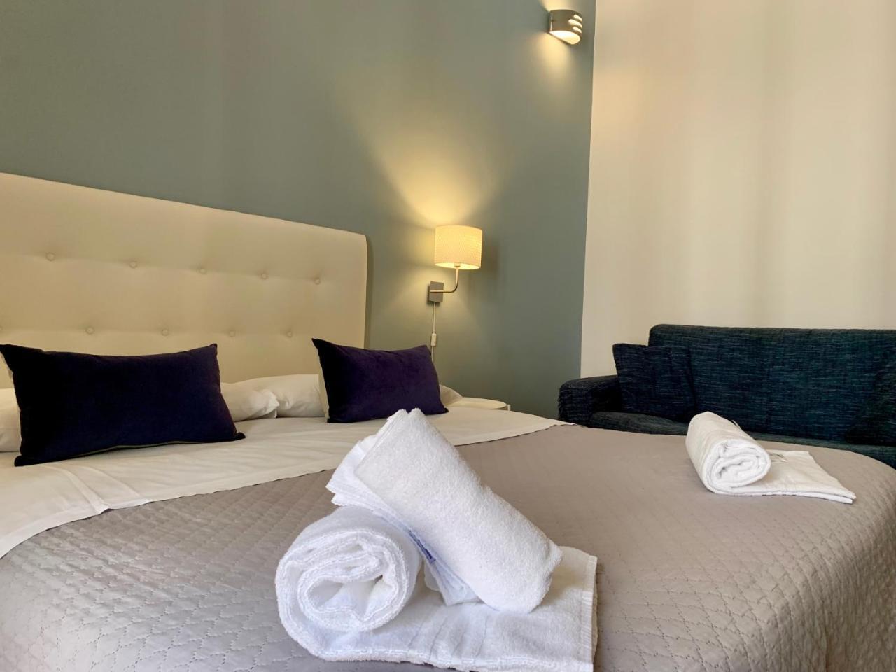A Due Passi Dal Ponte Hotel Taranto Ngoại thất bức ảnh